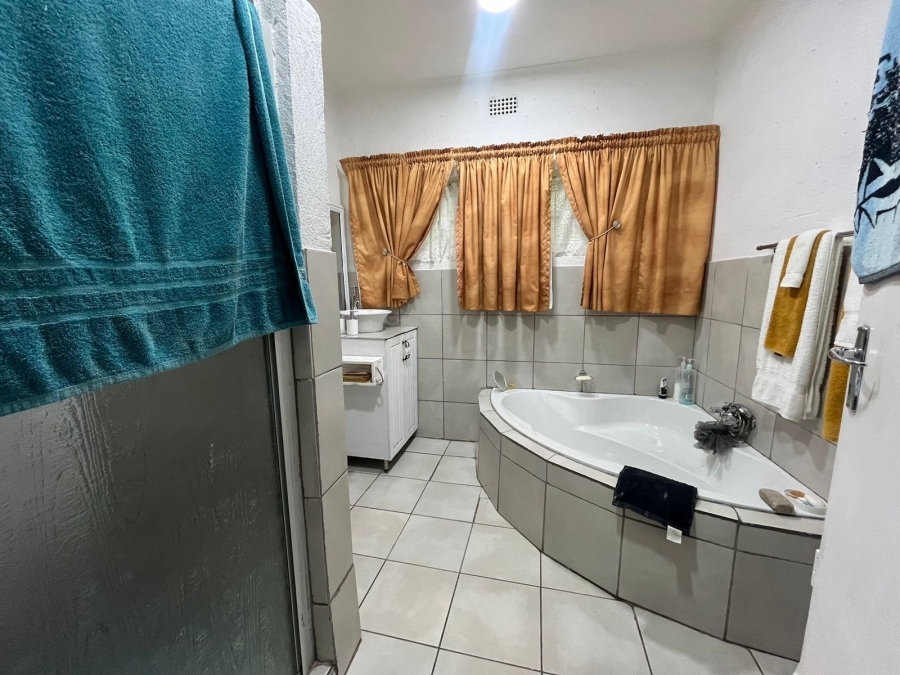 4 Bedroom Property for Sale in Protea Park North West